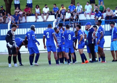 Ivinhema Futebol Clube decide vaga na semifinal hoje no Saraivão