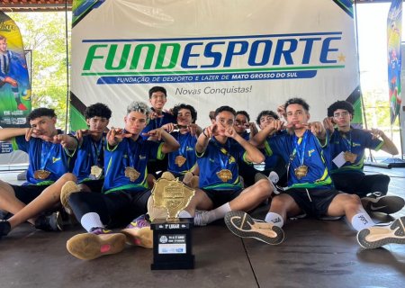 Ivinhema é campeão invicto dos Jogos Escolares de MS no voleibol masculino