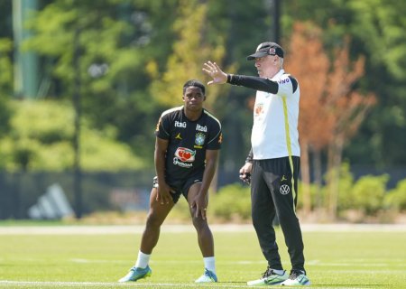 Ancelotti não cede à pressão e pede calma com Endrick, mas diz: 'Talento extraordinário'