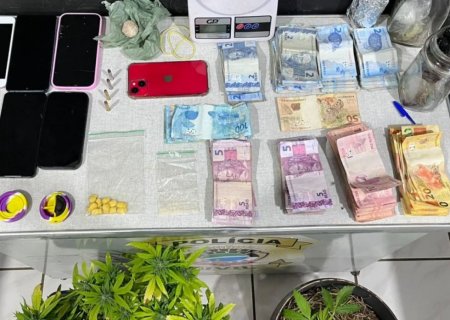 Dupla é presa durante operação que investiga tráfico de drogas