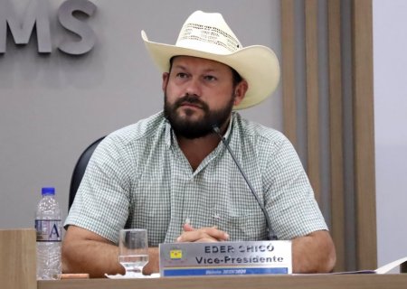 Eder Chicó solicita aquisição de macas e cadeiras de rodas para o Hospital Municipal