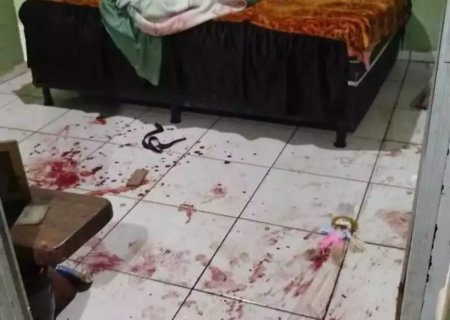 Adolescente esfaqueia padrasto no pescoço para defender mãe de agressões