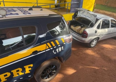 Dupla é presa transportando quase 200 kg de maconha em carro abordado na BR-163