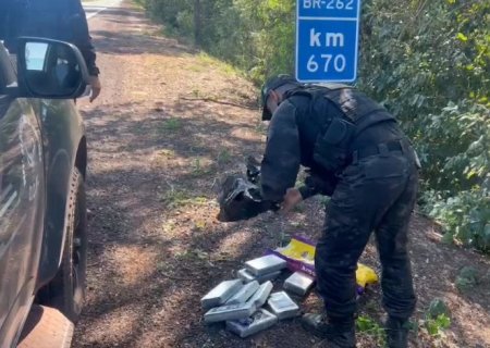 Quase 10 quilos de cocaína são encontrados abandonados às margens da BR-262 em Corumbá