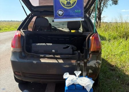 Adolescente de 15 anos é flagrado dirigindo carro com cocaína e maconha na MS-395