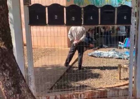 Discussão e bebedeira terminam com homem morto a facadas