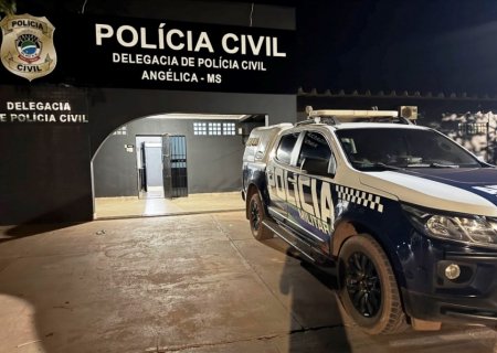 ANGÉLICA: Homem é ameaçado com faca por colega de trabalho em hotel