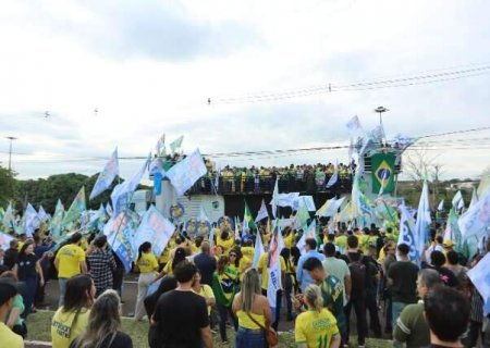 Em ato na Afonso Pena, Riedel promete mobilização para eleger Flávio Bolsonaro