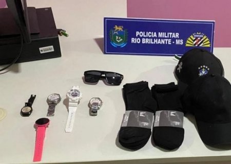 Jovem é detido com objetos suspeitos de furto a loja de roupas em Rio Brilhante