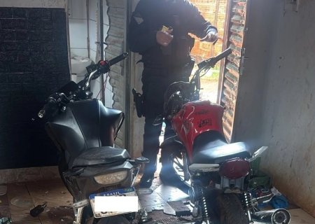 Polícia Militar encontra duas motocicletas em residência abandonada após denúncia de furto em Rio Brilhante