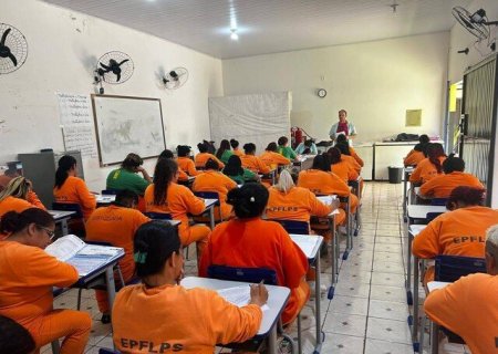 Em MS, 4,3 mil detentos fazem provas para concluir estudos em presídios