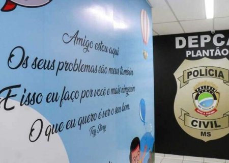 Imagens em celular revelam suspeita de estupro de adolescente por 4 anos