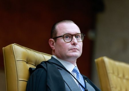 Ministro Cristiano Zanin prorroga horário de votação até 19h