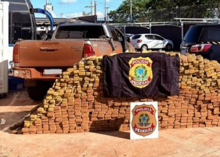 PF apreende 1,8 tonelada de maconha em veículo dentro de imóvel em Três Lagoas