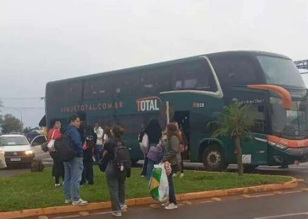 Pane em ônibus de viagem deixa passageiros aguardando por 5h em Bataguassu